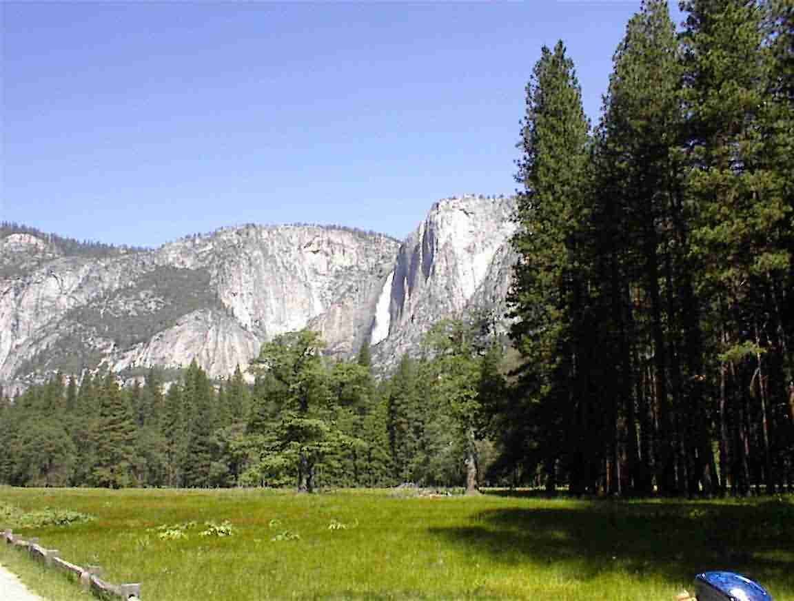 Yosemite1.jpg (182675 bytes)