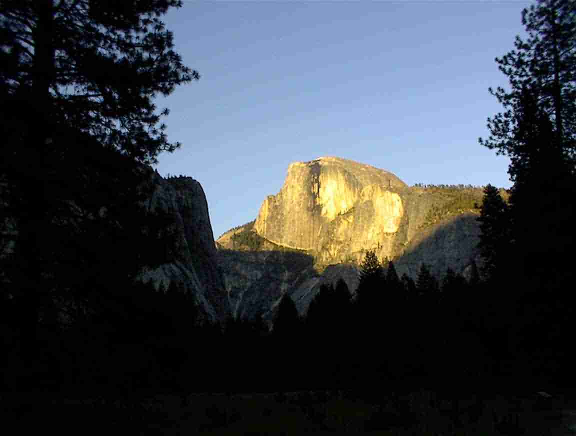 Yosemite Sunset.jpg (184888 bytes)